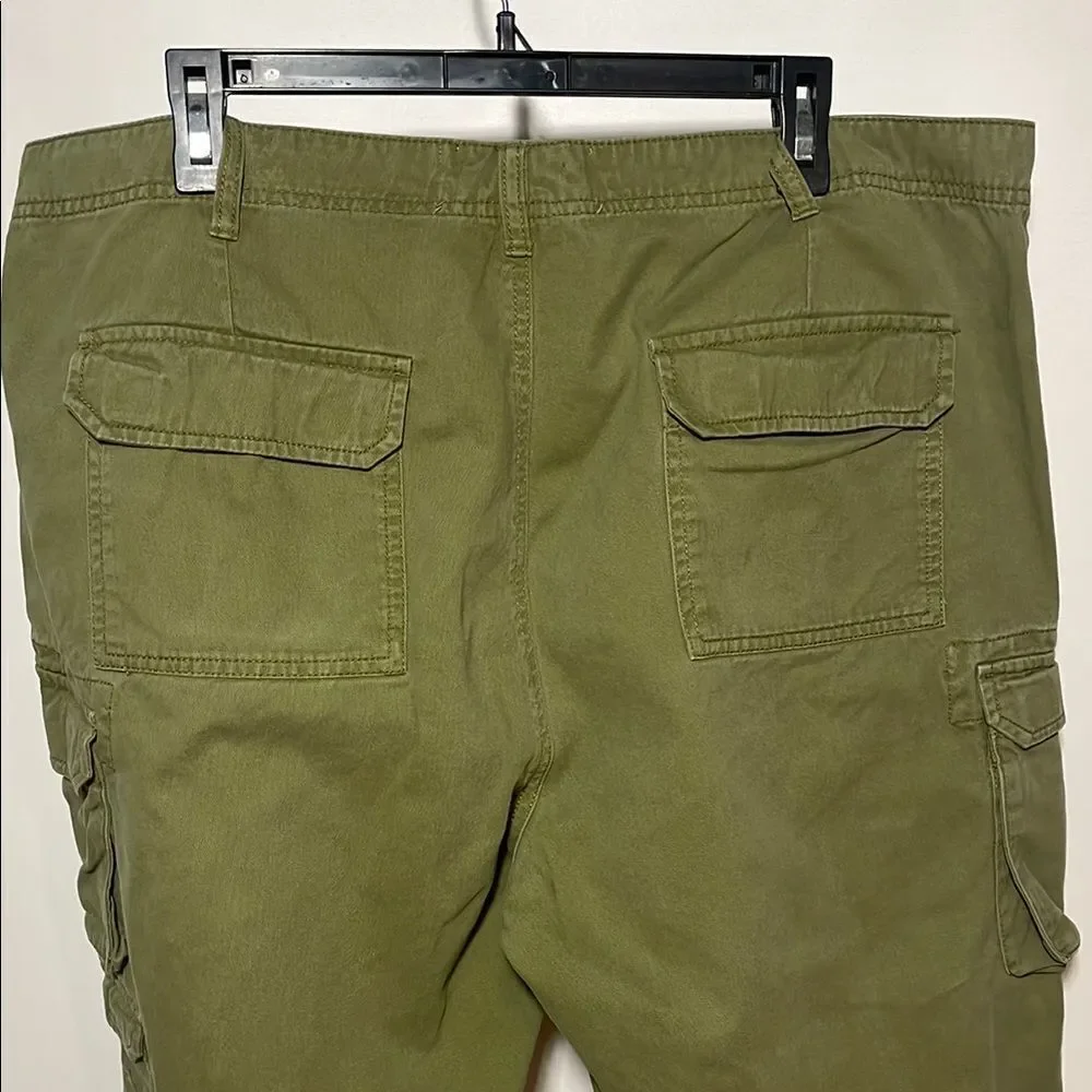 Olive Green Cargo Shorts with Durable Fabric